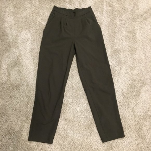 Essential High-Rise Trouser - Picture 2 of 7